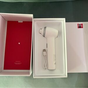 Korean skincare device, Medicube RF Ultra Tune 40.68, high radio frequency laser